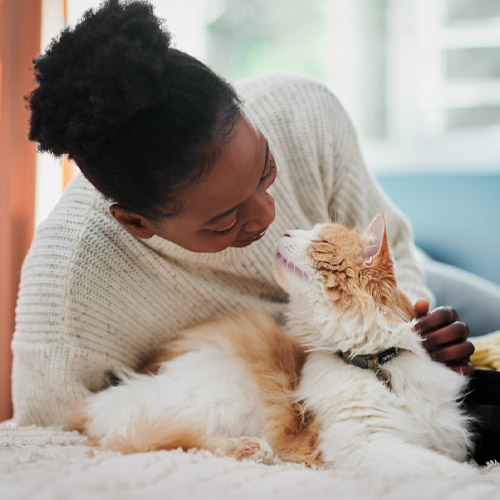 woman-with-cat